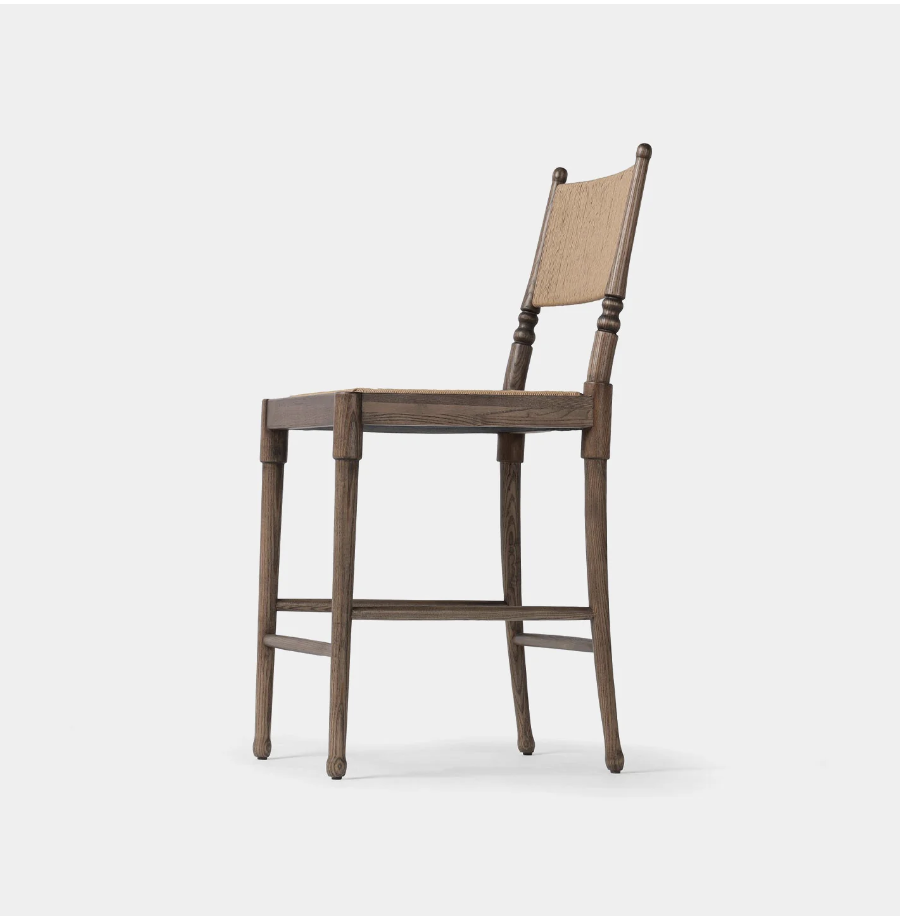 Chaise de restaurant en cours de remise en état