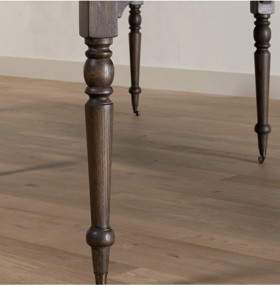 Détail du pied de chaise