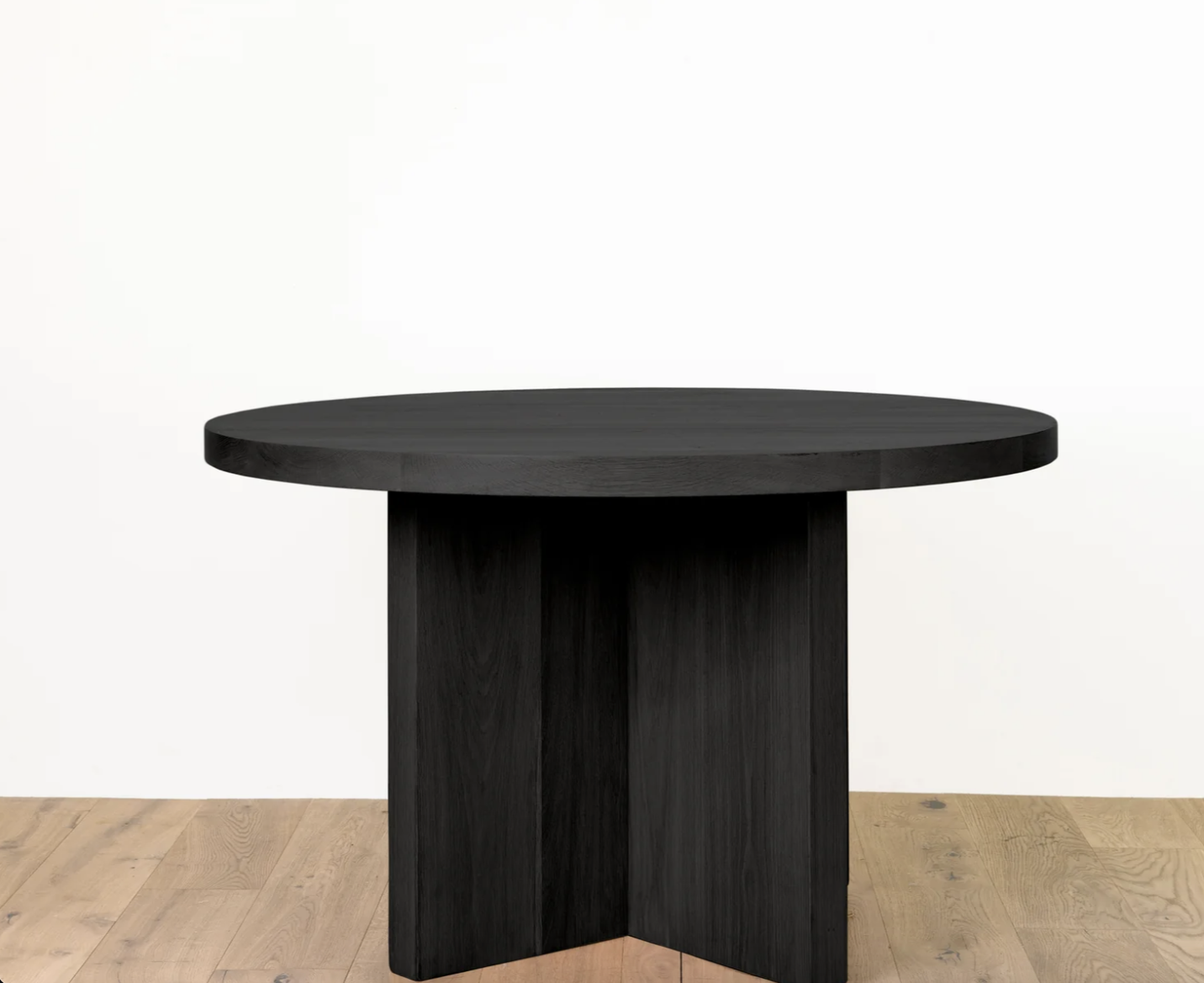 Table en chêne peinte réparée